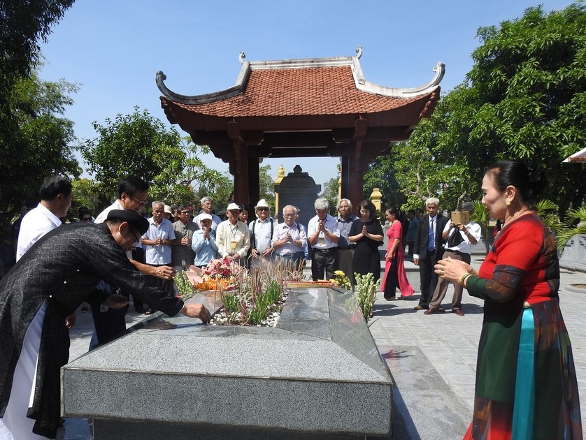 3741 myyyi thi hao nguyyn du