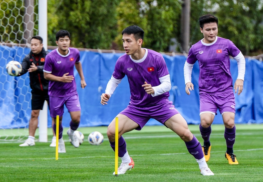 Thầy Park cùng học trò bóc băng ghi hình, quyết tâm giành điểm trước Nhật Bản