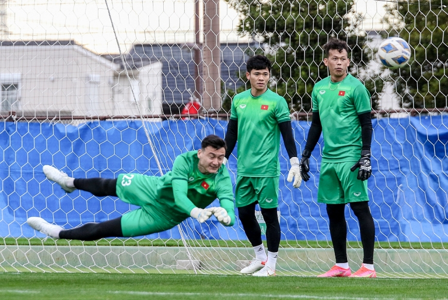 Thầy Park cùng học trò bóc băng ghi hình, quyết tâm giành điểm trước Nhật Bản