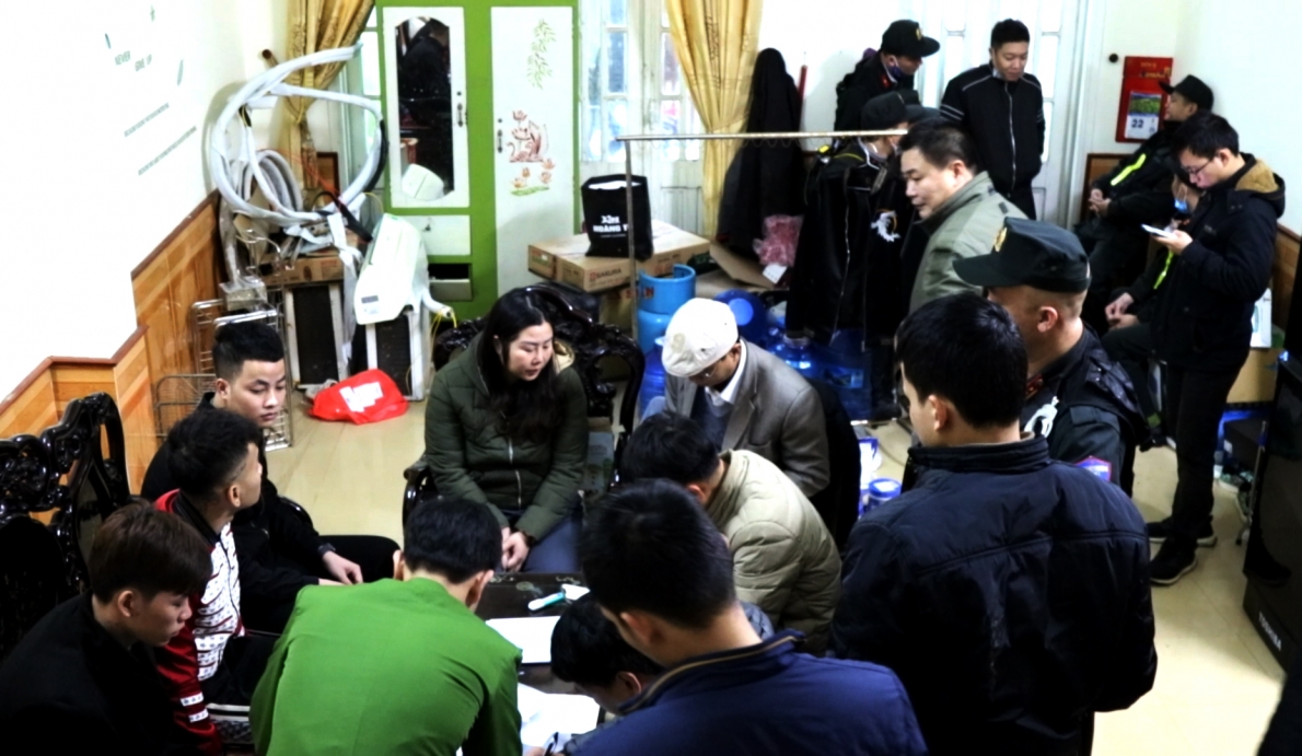 Quảng Bình: Cho vay với lãi suất 365%/năm, 13 đối tượng bị tạm giữ