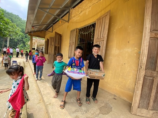 Ngày vui ở bản Giá