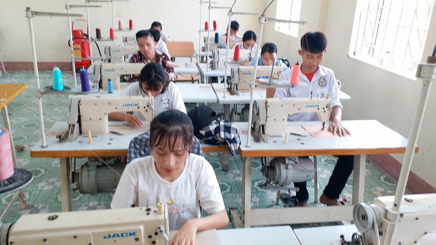 Hiệu quả từ việc học văn hoá, kết hợp với học nghề đối với học sinh sau tốt nghiệp Trung học cơ sở.