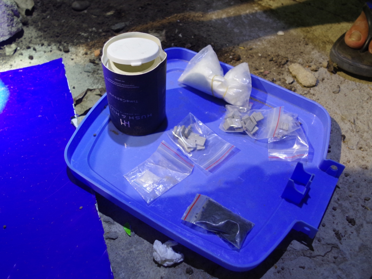 Quảng Bình – Bắt giữ nữ quái 9X tàng trữ vũ khí và ma túy trái phép