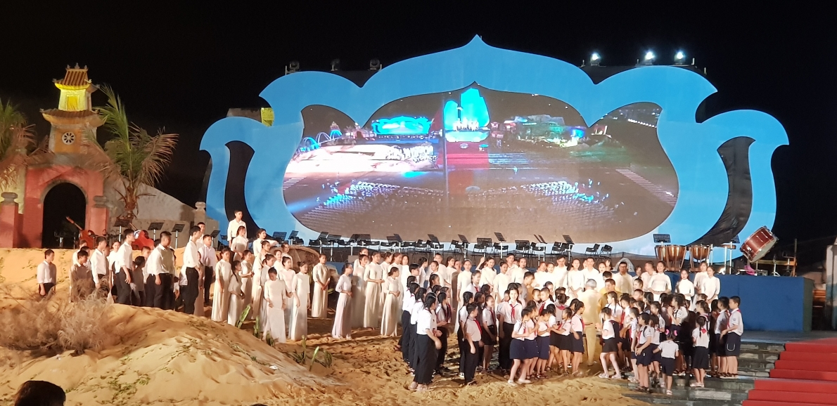 Chủ tịch nước dự Lễ kỷ niệm 65 năm Ngày Bác Hồ về thăm Quảng Bình