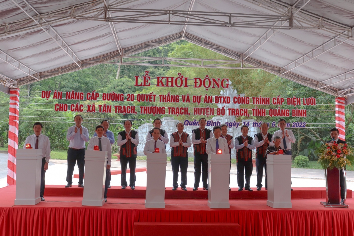 Chủ tịch nước dự Lễ kỷ niệm 65 năm Ngày Bác Hồ về thăm Quảng Bình