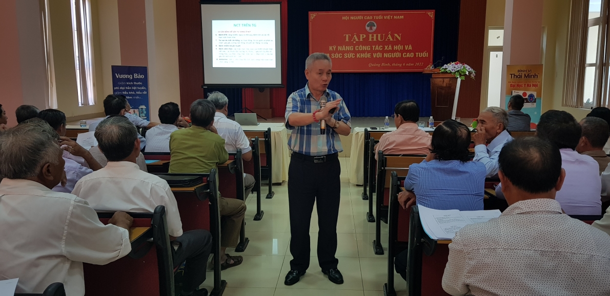 Hội NCT tỉnh Quảng Bình: Tập huấn kỹ năng công tác xã hội và chăm sóc sức khỏe NCT