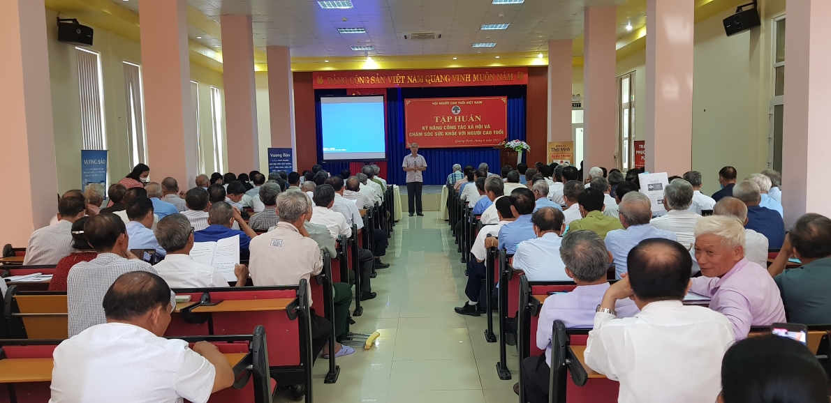 Hội NCT tỉnh Quảng Bình: Tập huấn kỹ năng công tác xã hội và chăm sóc sức khỏe NCT