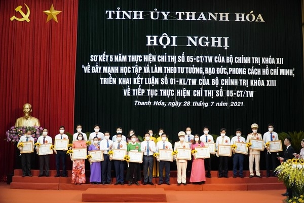 Thanh Hóa: Tiếp tục đẩy mạnh việc học tập và làm theo tư tưởng, đạo đức, phong cách Hồ Chí Minh Thanh Hóa: Tiếp tục đẩy mạnh việc học tập và làm theo tư tưởng, đạo đức, phong cách Hồ Chí Minh