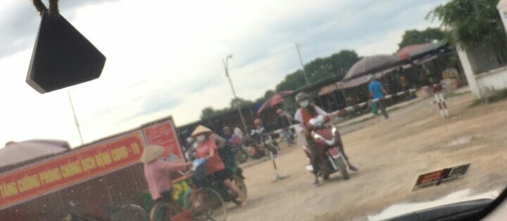 Huyện Vĩnh Lộc, tỉnh Thanh Hóa: Chợ tạm không phép vẫn ngang nhiên hoạt động