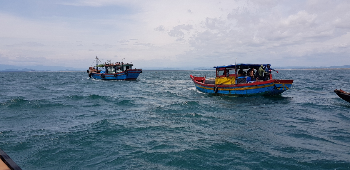 Bài 1: Côn đồ lộng hành, hung hãn cầm kiếm chém ngư dân