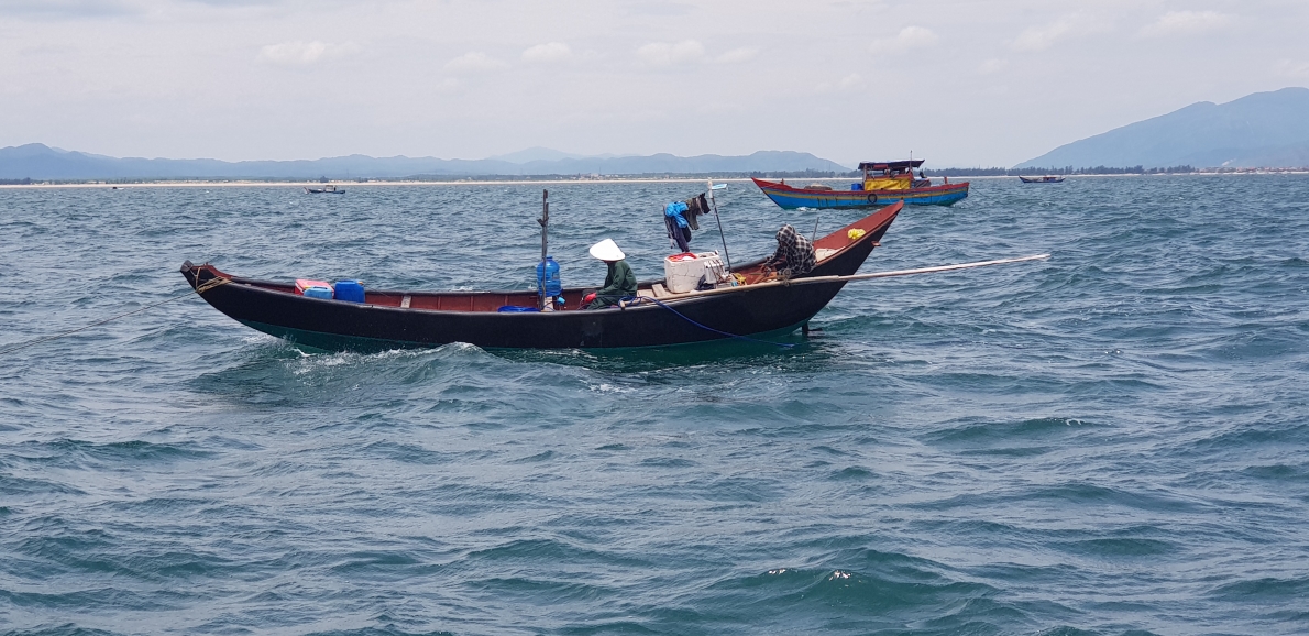 Chiêu trò của nhóm “bảo kê”, 