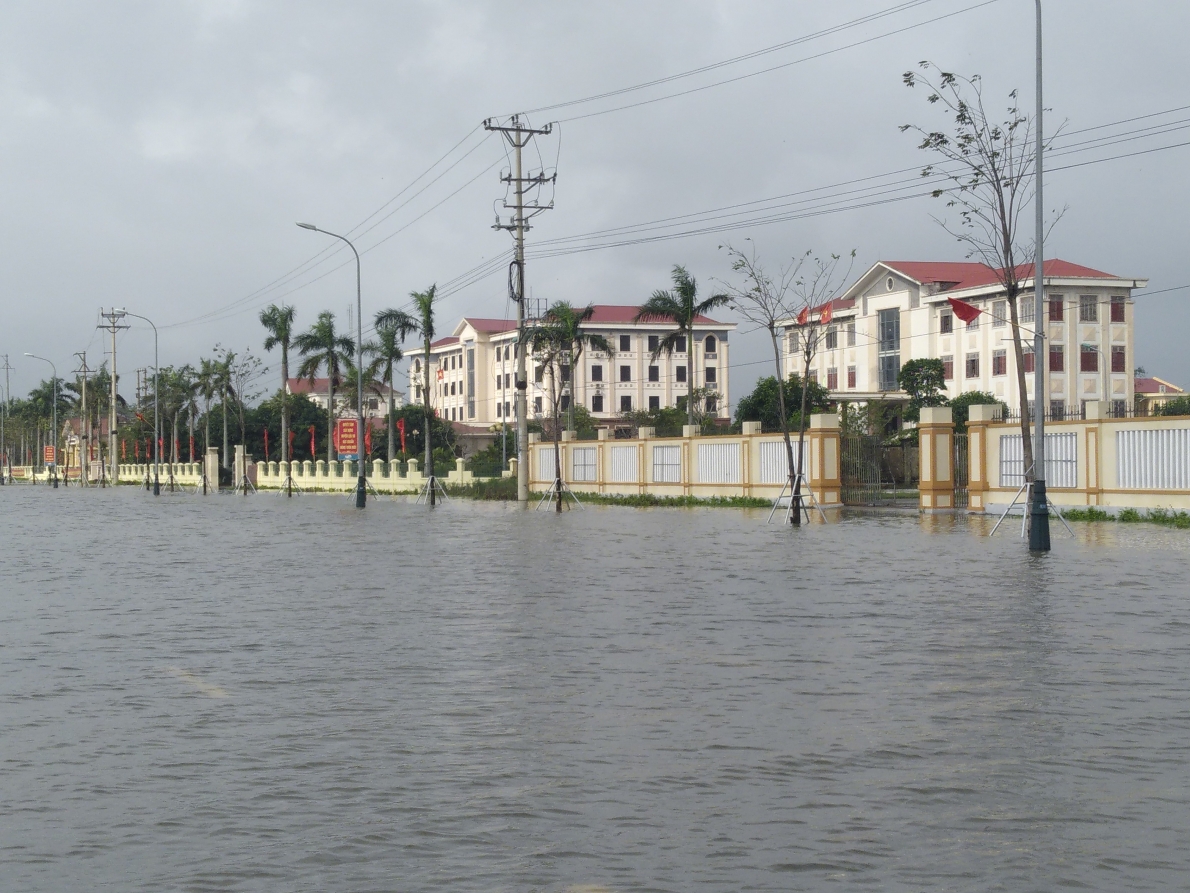 Hà Tĩnh: Lũ lụt khiến 5 người tử vong, hàng ngàn ngôi nhà ngập sâu trong biển nước