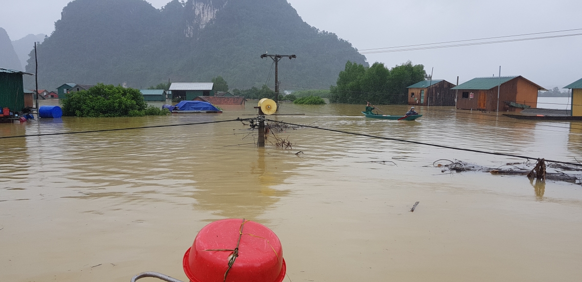 Cận cảnh vùng rốn lũ Tân Hóa