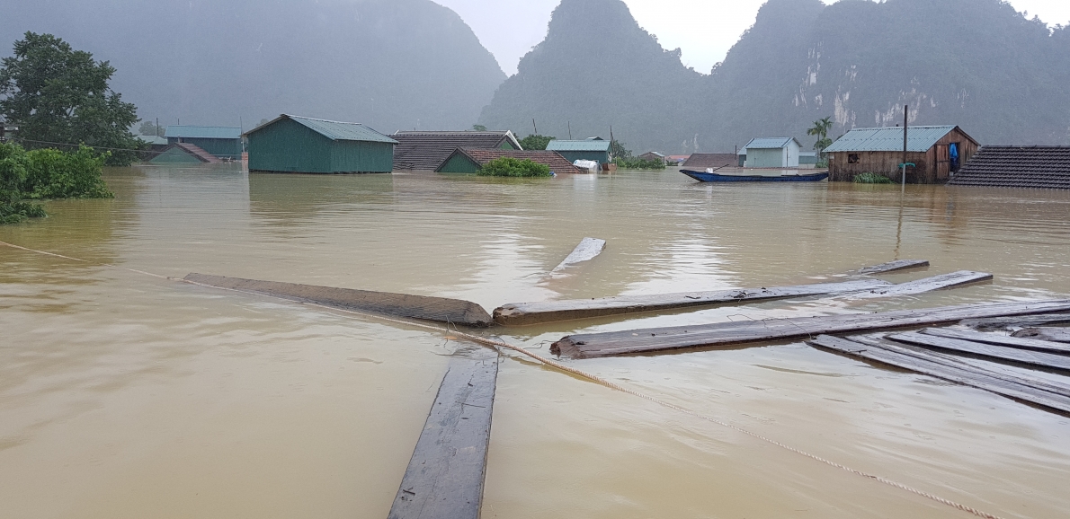 Cận cảnh vùng rốn lũ Tân Hóa