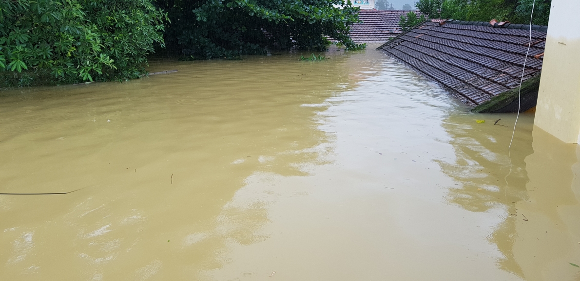 Cận cảnh vùng rốn lũ Tân Hóa