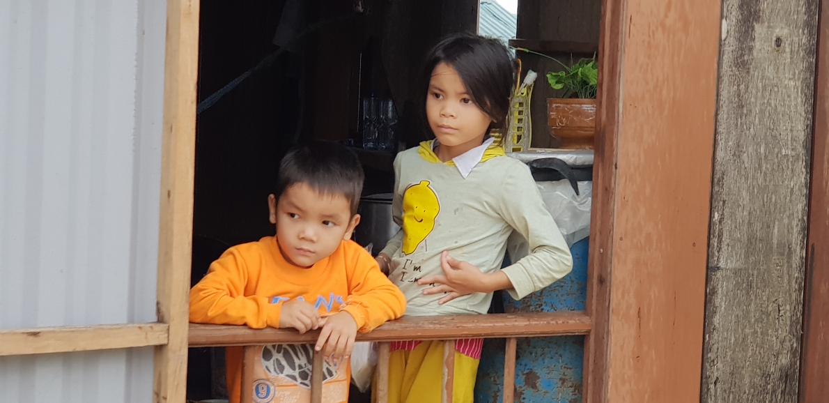 Cận cảnh vùng rốn lũ Tân Hóa