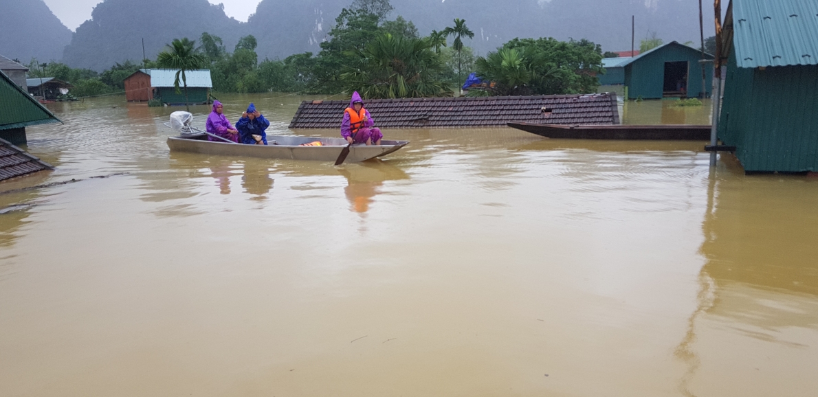 Cận cảnh vùng rốn lũ Tân Hóa