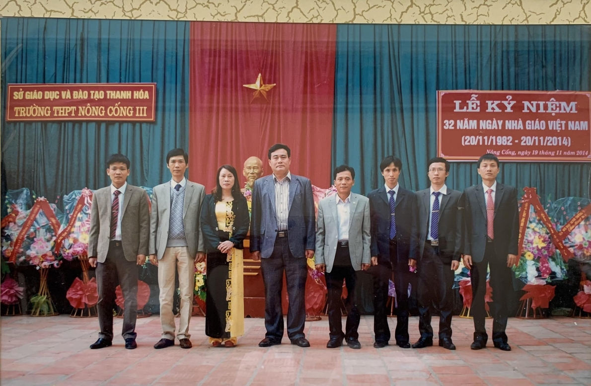 Lãnh đạo huyện thăm và chúc mừng nhà trường nhân dịp ngày 20/11