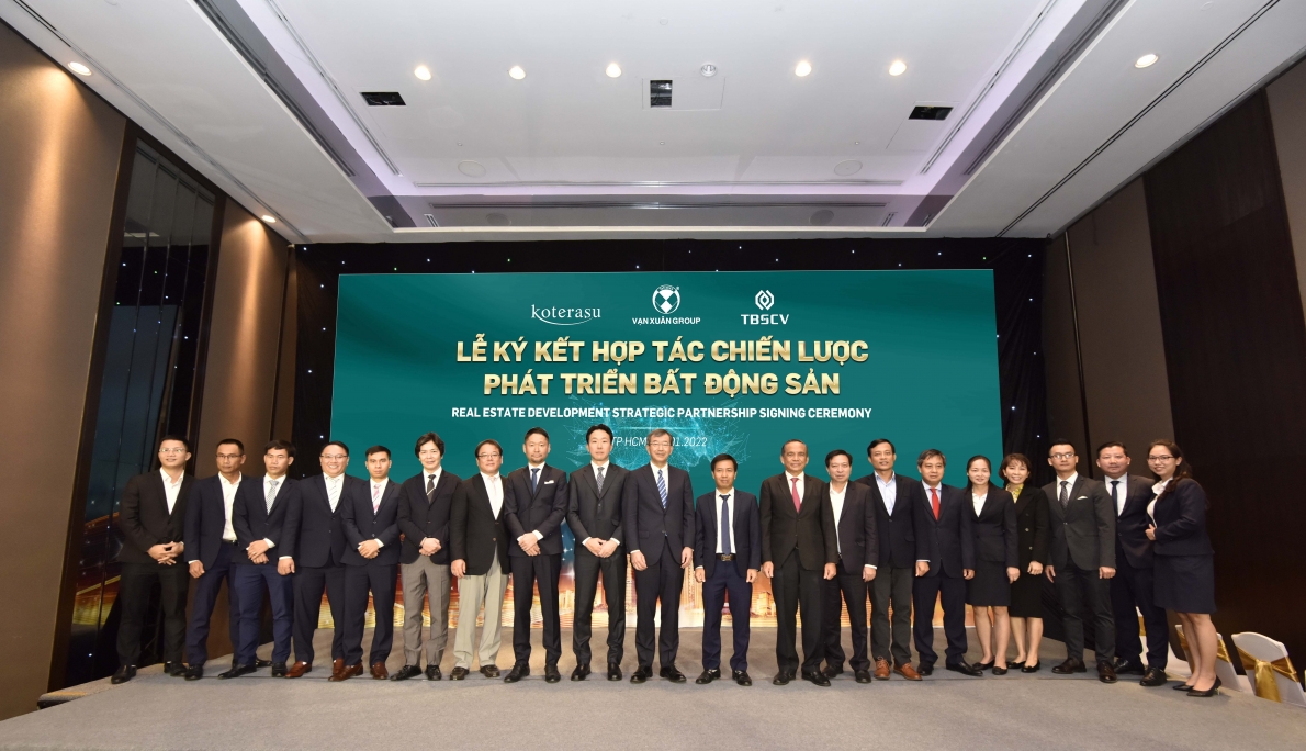 Vạn Xuân Group ký kết hợp tác chiến lược phát triển bất động sản với Koterasu và TBS Capital VN
