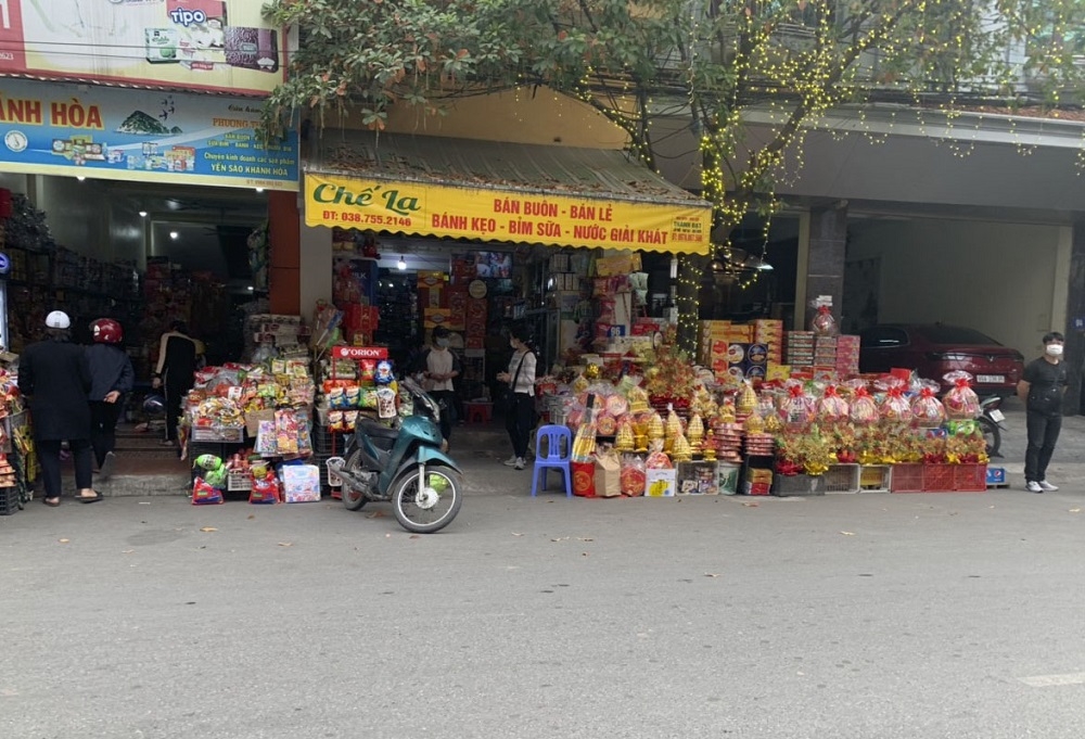 Xuân này con không về….