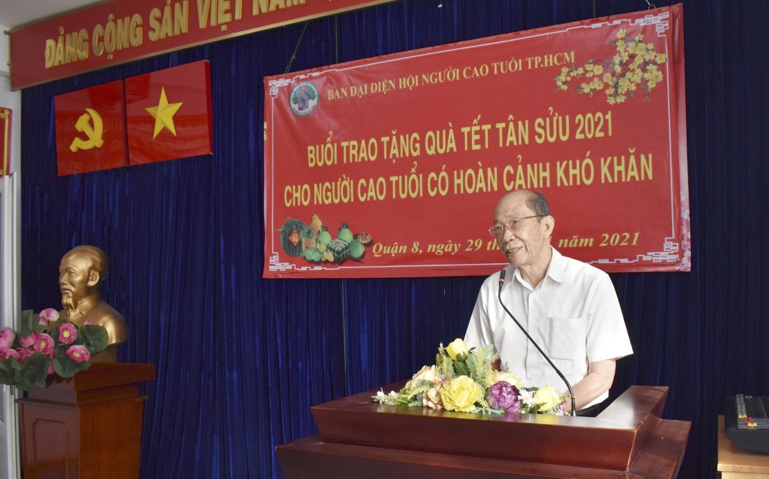 Hội NCT TP Hồ Chí Minh thăm, chúc tết NCT có hoàn cảnh khó khăn trên địa bàn quận 8