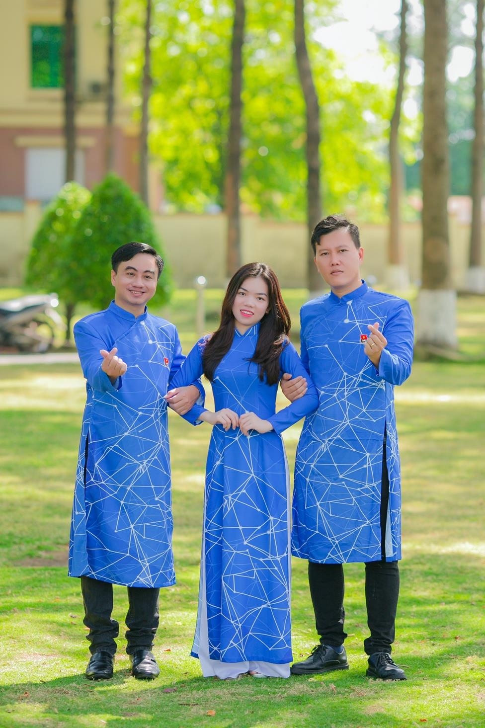 Tuổi trẻ Bình Phước cùng NTK Việt Hùng lan tỏa niềm yêu áo dài Việt