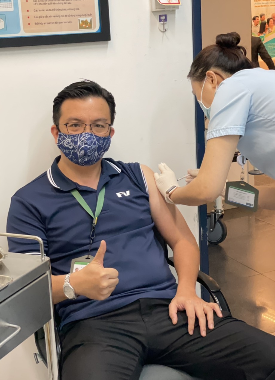 Bệnh viện FV tiêm vắc xin phòng dịch Covid-19 cho tuyến đầu chống dịch