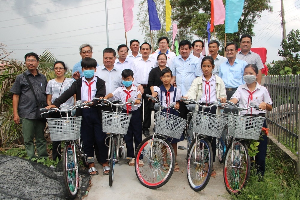 Chương trình xây cầu Đồng Hương nối nhịp quê hương