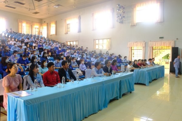 Trường Cao đẳng Cộng đồng Cà Mau: Tổ chức chương trình “San sẻ yêu thương, chung tay vượt qua đại dịch”