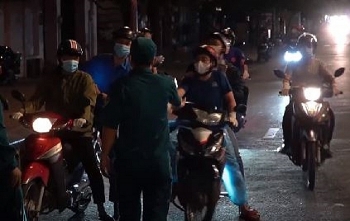 Người dân TP Hồ Chí Minh thực hiện giãn cách xã hội để phòng, chống dịch