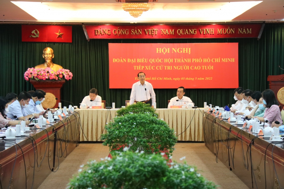 Đoàn Đại biểu Quốc hội TP Hồ Chí Minh tiếp xúc cử tri NCT