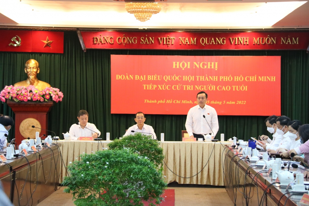 Đoàn Đại biểu Quốc hội TP Hồ Chí Minh tiếp xúc cử tri NCT