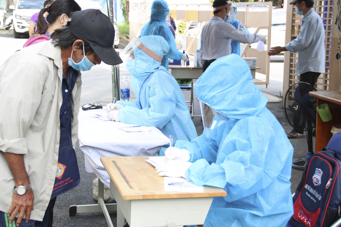 ATM gạo miễn phí và gian hàng 0 đồng phục vụ người dân trong 10 ngày