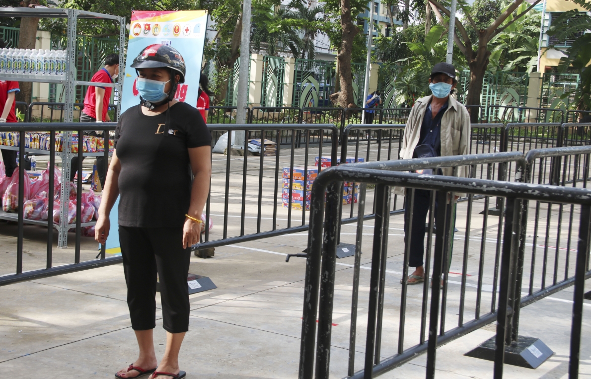 ATM gạo miễn phí và gian hàng 0 đồng phục vụ người dân trong 10 ngày