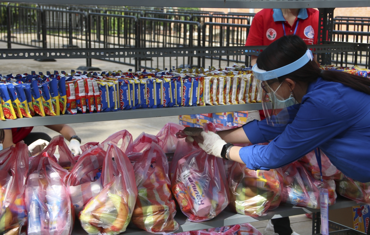 ATM gạo miễn phí và gian hàng 0 đồng phục vụ người dân trong 10 ngày