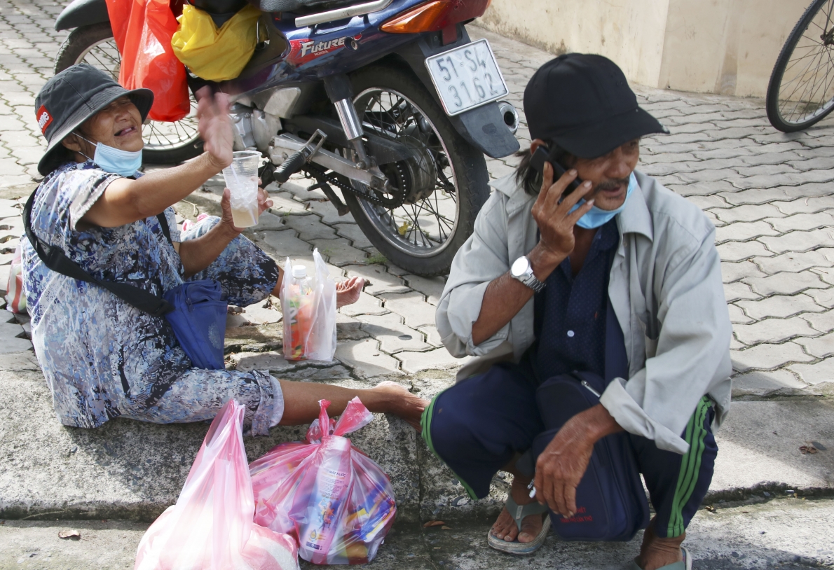 ATM gạo miễn phí và gian hàng 0 đồng phục vụ người dân trong 10 ngày