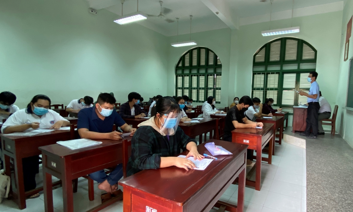 Tiền Giang: Thí sinh đến làm thủ tục dự thi tốt nghiệp THPT đạt 98.53%