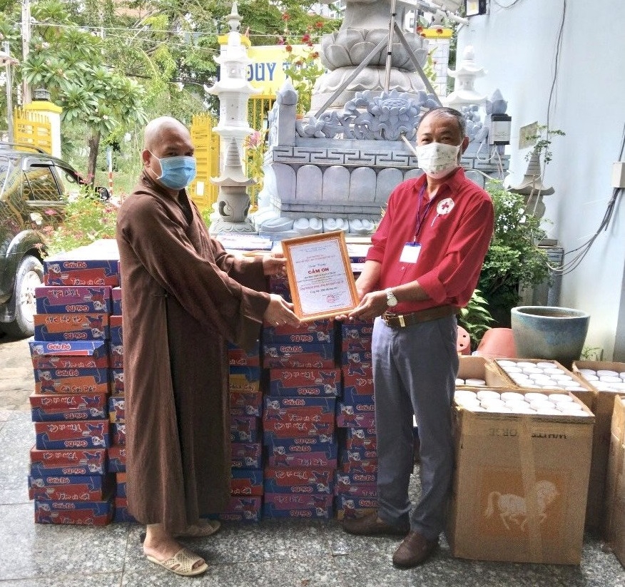 Hội CTĐ TP Thủ Đức, TP Hồ Chí Minh: Tiếp nhận và phân phối lương thực, thực phẩm từ các cơ sở tôn giáo