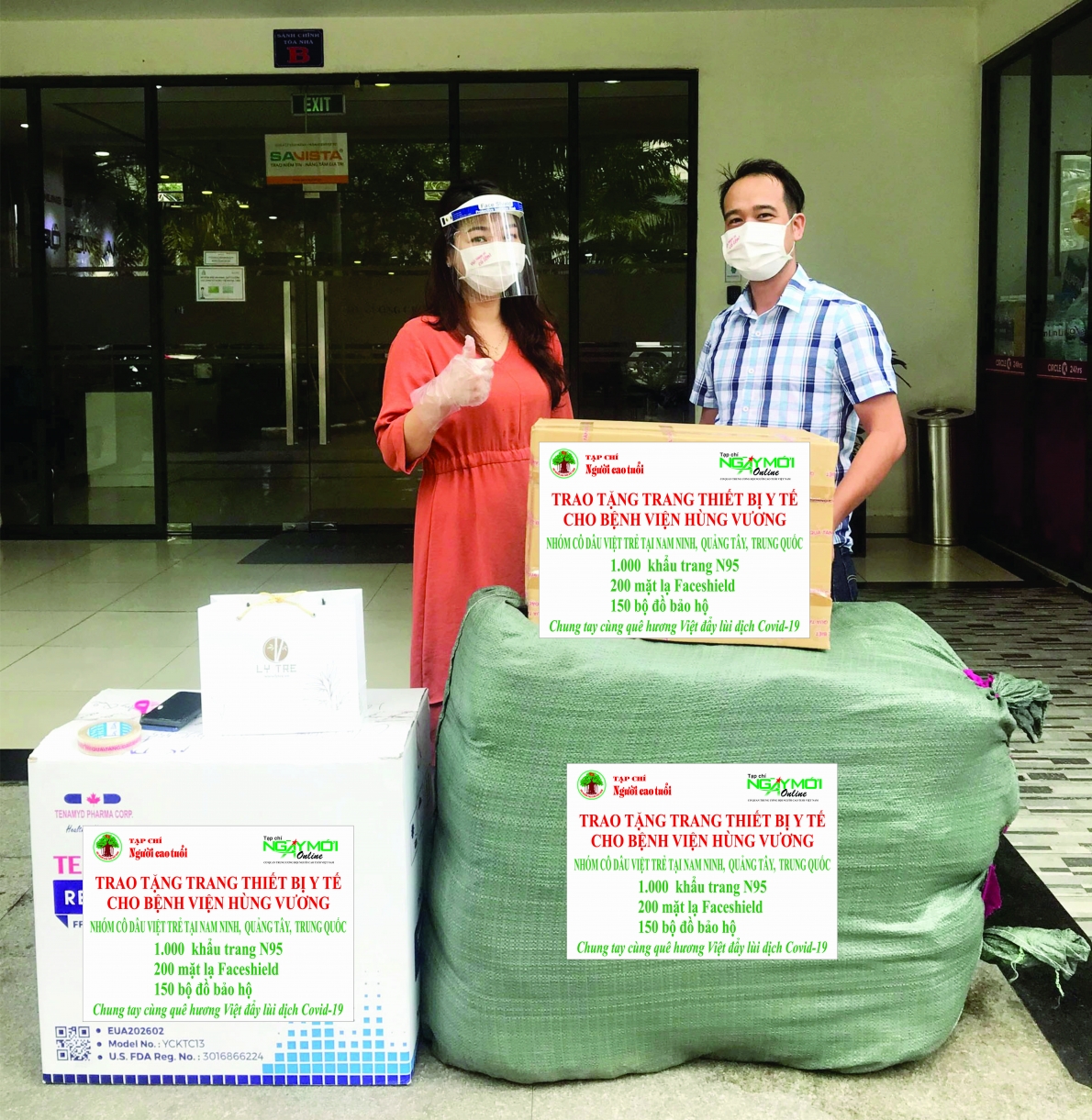 Nhóm cô dâu Việt tại Quảng Tây (Trung Quốc) trao tặng trang thiết bị y tế cho Bệnh viện Hùng Vương điều trị bệnh nhân Covid-19