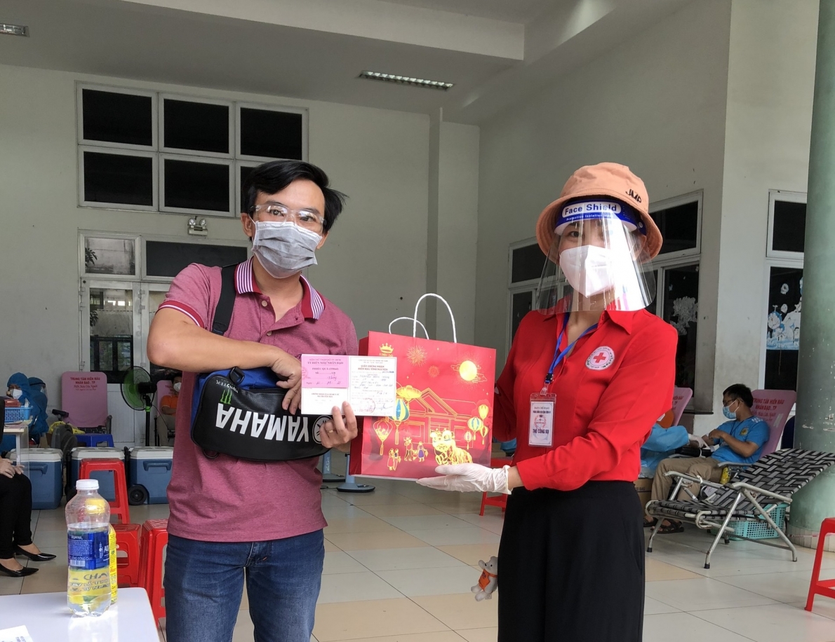 Quận 7, TP Hồ Chí Minh: Những Giọt máu vàng mùa covid-19