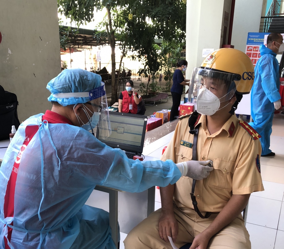 Quận 7, TP Hồ Chí Minh: Những Giọt máu vàng mùa covid-19