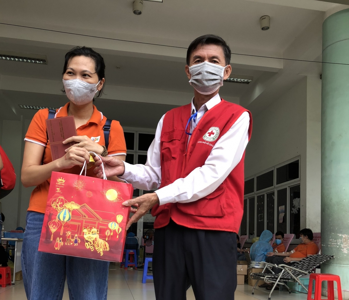 Quận 7, TP Hồ Chí Minh: Những Giọt máu vàng mùa covid-19