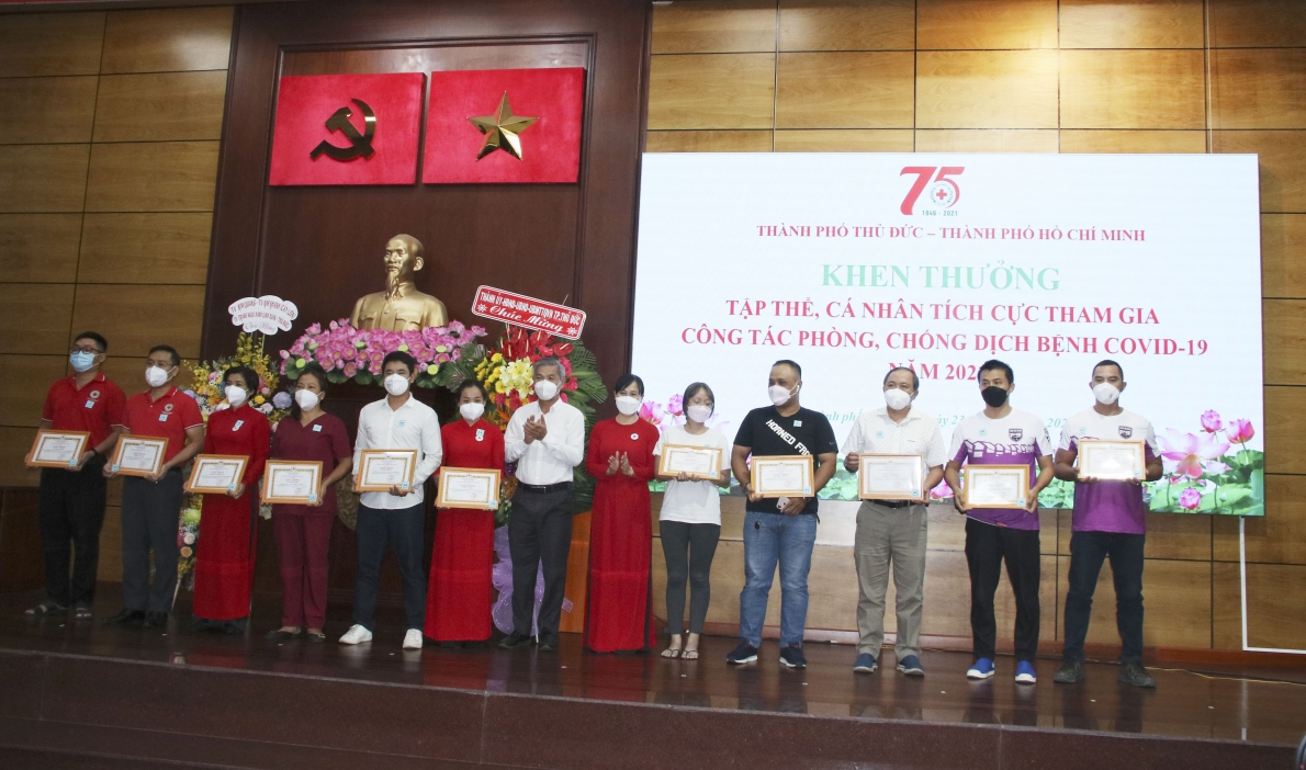 Tuyên dương 75 gương điển hình “Hoa việc thiện” tiêu biểu năm 2021