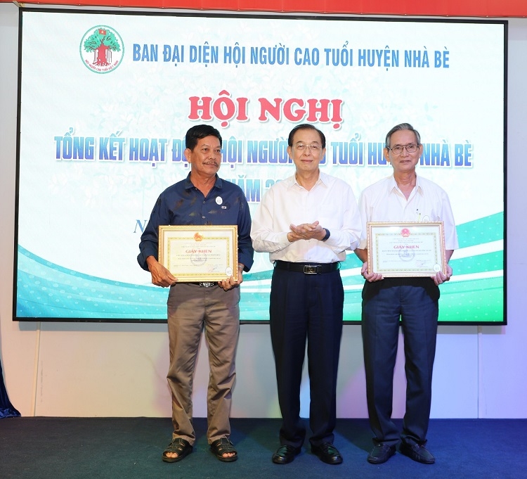 Luôn phát huy tốt tinh thần “Tuổi cao - Gương sáng”