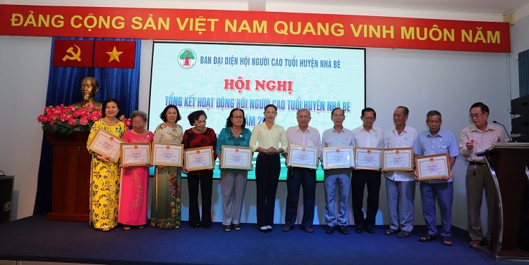 Luôn phát huy tốt tinh thần “Tuổi cao - Gương sáng”