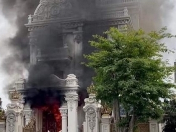 Cháy lâu đài trăm tỉ ở Quảng Ninh, 1 người tử vong
