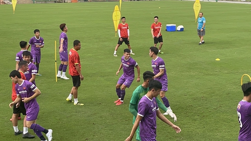 Buổi làm việc đầu tiên của Nguyễn Anh Đức trong vai trò hỗ trợ HLV Park Hang Seo