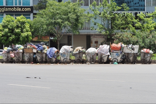 Dự án xử lý chất thải chậm tiến độ là nguyên nhân khiến rác thải tồn đọng giữa Thủ đô