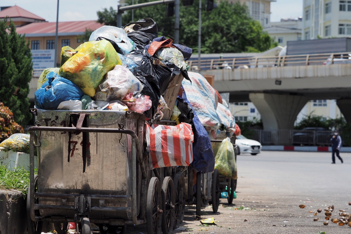 Dự án XLCT chậm tiến độ là nguyên nhân khiến rác thải tồn đọng giữa Thủ đô