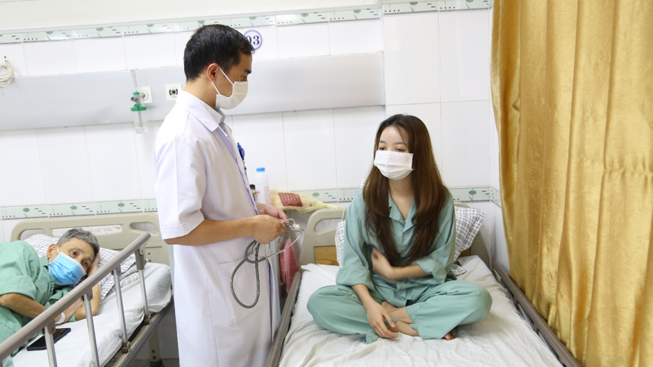 Bệnh viện tỉnh Phú Thọ: Điều trị đơn giản, hiệu quả chứng mồ hôi tay chảy thành dòng